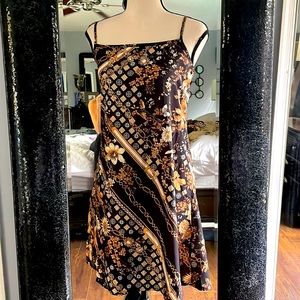 Pretty lil slip dress 💛